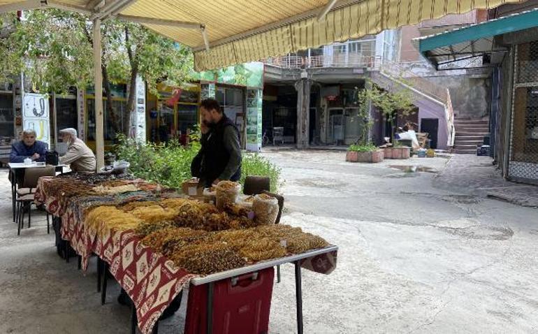 Sivastaki iş hanı, esnafı tedirgin eden farelerden temizlendi