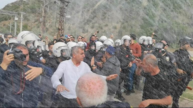 Tuncelide polise taş atan şüpheli tutuklandı, 7 HDP’li vekil hakkında suç duyurusu