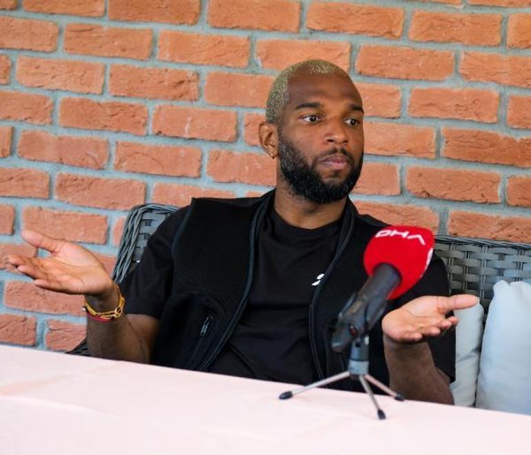 Ryan Babel: Taraftarımızın kendi oyuncumuzu ıslıklaması kabul edilemez