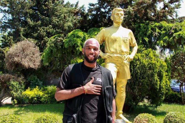 Ryan Babel: Taraftarımızın kendi oyuncumuzu ıslıklaması kabul edilemez