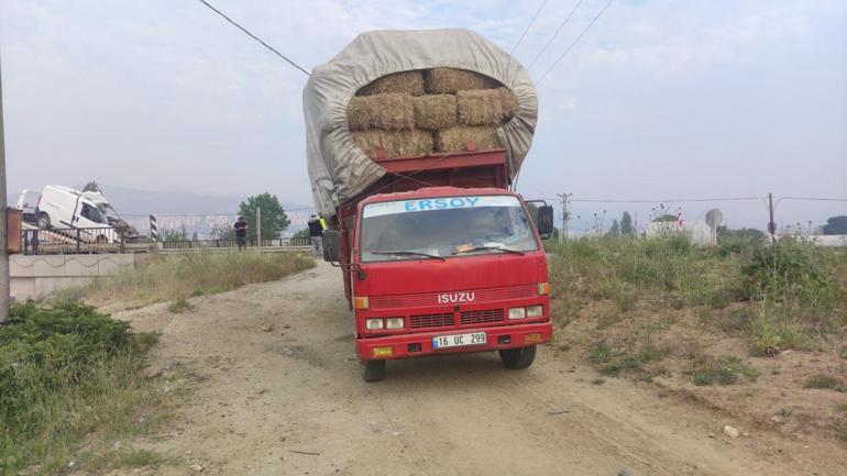 Saman yüklü kamyona arkadan çarpan sürücüsü bir gün sonra hayatını kaybetti
