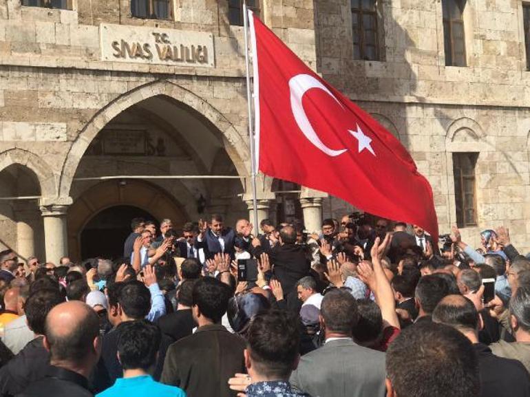 Vali Salih Ayhandan Sivasa hüzünlü veda