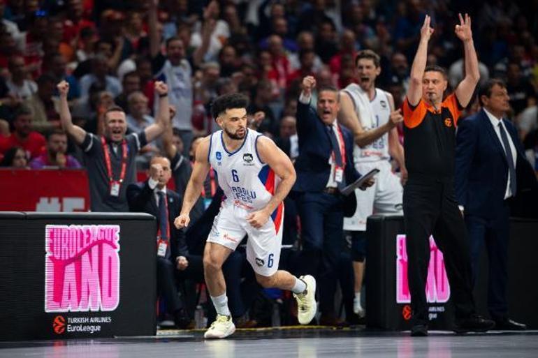 Anadolu Efes, EuroLeague Final Fourda finale yükseldi