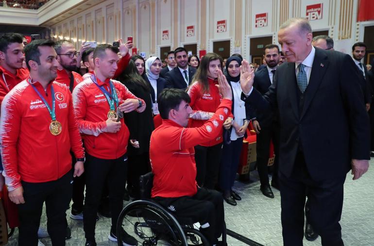 Cumhurbaşkanı Erdoğan: Gençlerimiz üretmede ve başarmada sınır tanımıyor