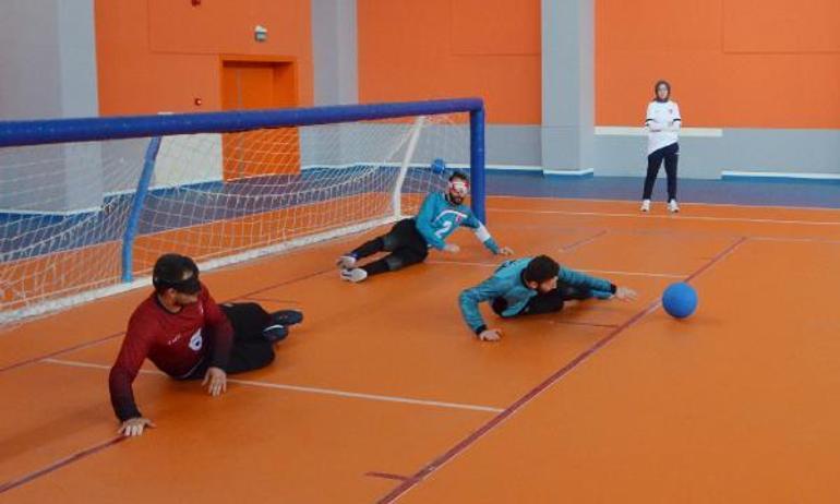 Görme engeli spora olan tutkusundan vazgeçirmedi