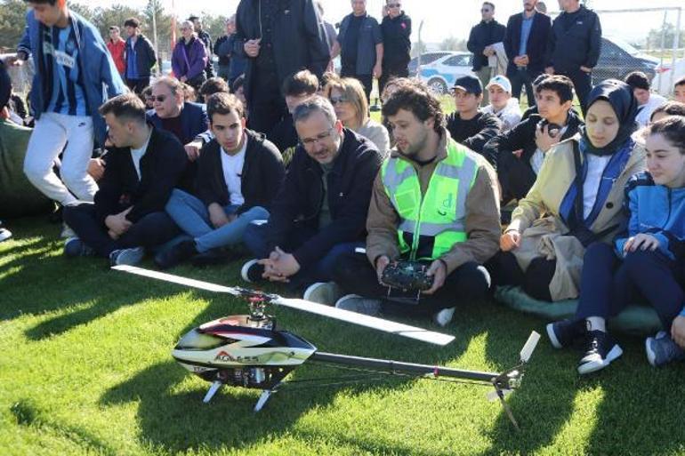 Bakan Kasapoğlu, Kapadokyada gençlerle balon turuna katıldı