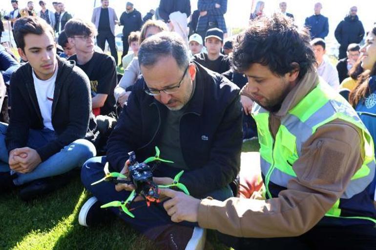 Bakan Kasapoğlu, Kapadokyada gençlerle balon turuna katıldı