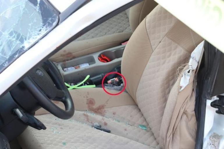 Otomobil direğe çarptı; Derya öğretmen ile kızı öldü, oğlu yaralı