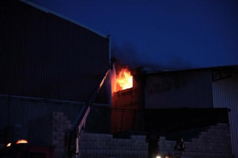 Gaziantep’te geri dönüşüm fabrikasında yangın