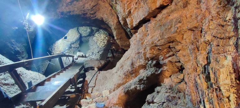 Orduda tarihi kale dehlizine raylı sistem