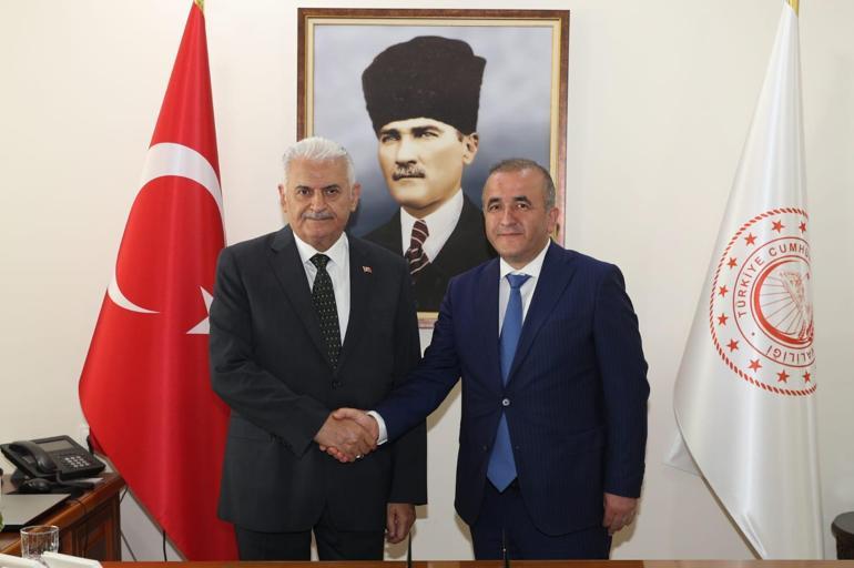 Binali Yıldırım, Sivasta cenazeye katıldı