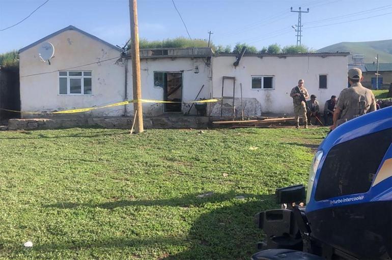 Tavanı çöken evde anne ve 2 oğlu hayatını kaybetti