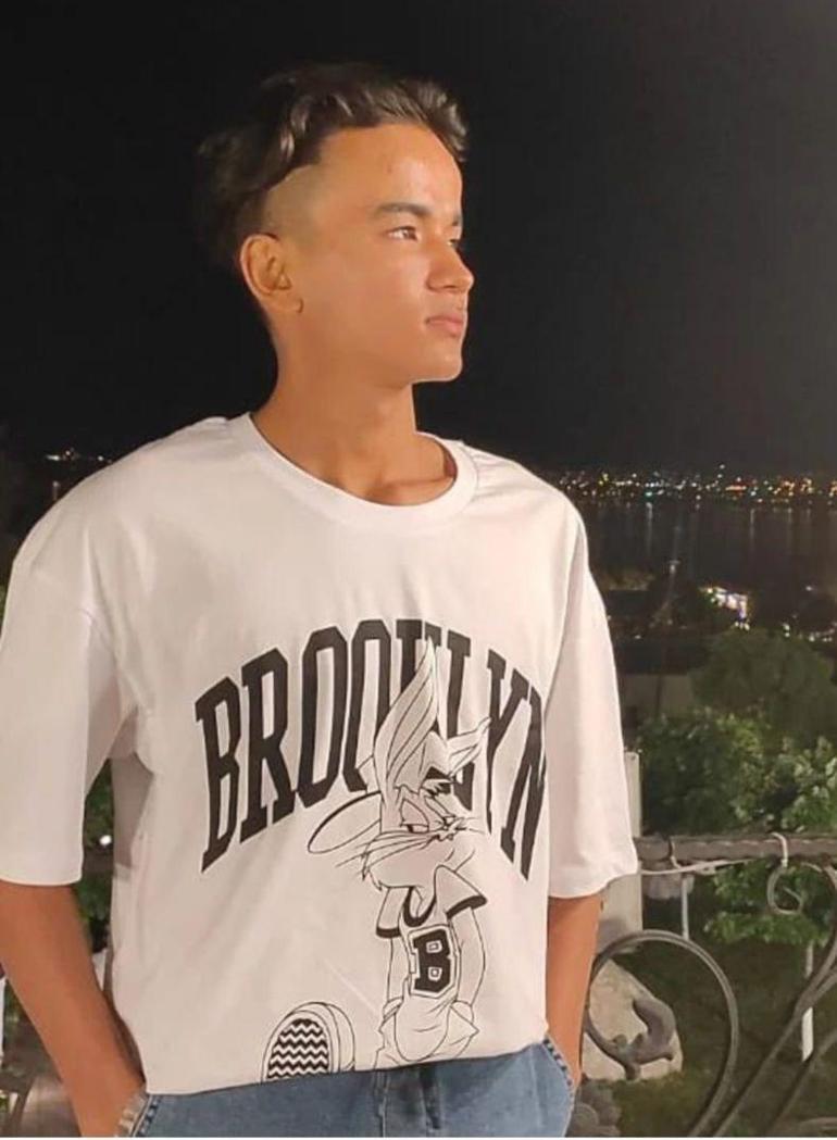 Kumburgazda 2 öğrencinin öldüğü kaza anı araç kamerasında