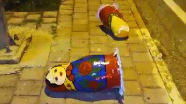 Antalyada Dostluk Parkındaki matruşkalara saldırı