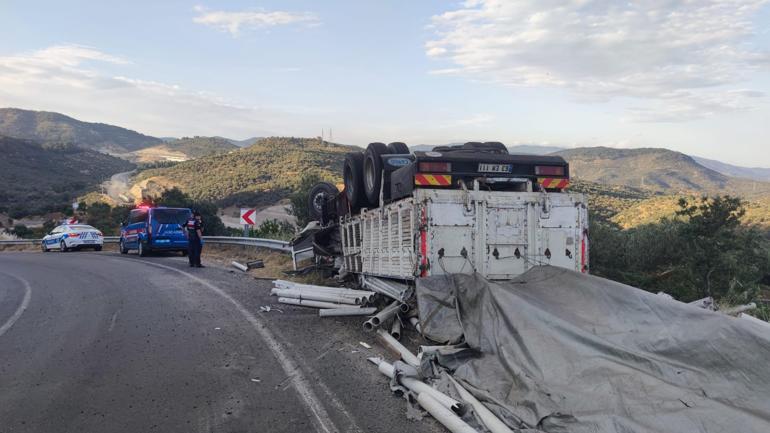 Çanakkale’de devrilen kamyonun sürücüsü öldü