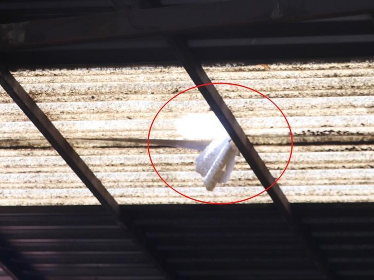 Dut yerken çatıdan düşüp, vücuduna demir profil saplanan marangoz ustası öldü