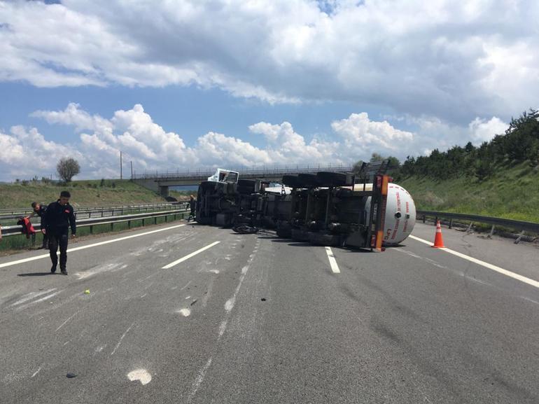 LPG yüklü tanker devrilmişti; yol ulaşıma açıldı