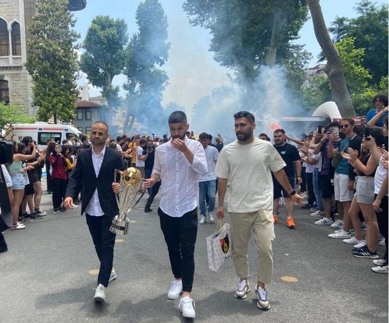 Süper Lige yükselen İstanbulspor, İstanbul Erkek Lisesinde öğrencilerle bir araya geldi