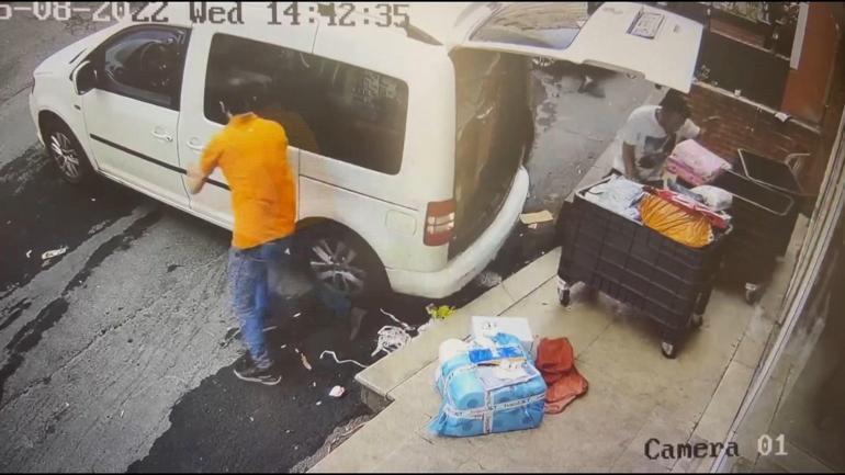 Şişlide yavrusunu korumak isteyen karga ortalığı birbirine kattı; 5 kişi kaçacak yer aradı