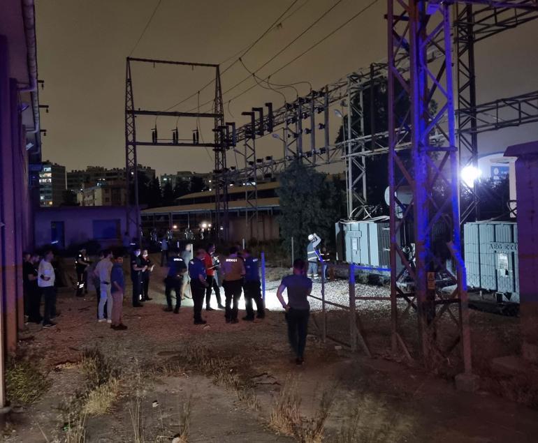 Trafoya giren hırsızlık şüphelisi akıma kapılıp öldü; vatandaşlar sosyal medyadan canlı yayın yaptı