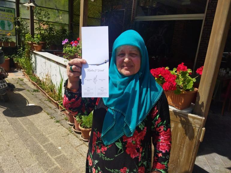 Cumhurbaşkanı Erdoğan konvoyunu durdurdu; düğün davetiyesi verildi