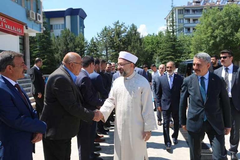 Diyanet İşleri Başkanı Erbaş Tunceli’de cemevi ziyaret etti, Hz. Ali Camisinin açılışını yaptı