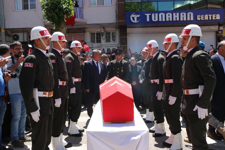Şehit Uzman Çavuş Demir, son yolculuğuna uğurlandı