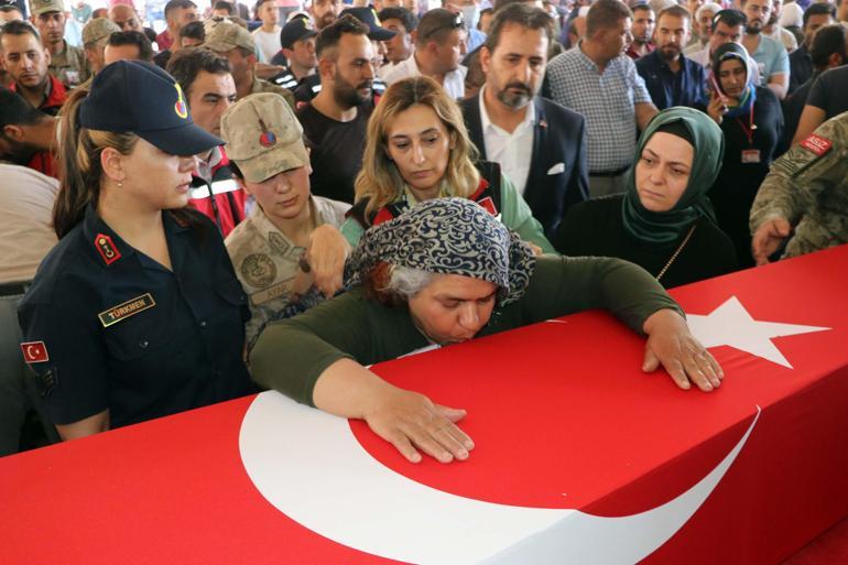 Şehit Uzman Çavuş Demir, son yolculuğuna uğurlandı