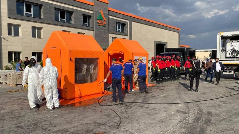 Diyarbakırda kozmetik firması imalathanesinde yangın