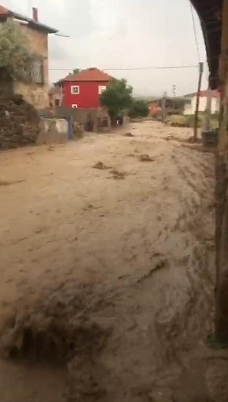 Aksaray’da dereler taştı, 15 evi su bastı