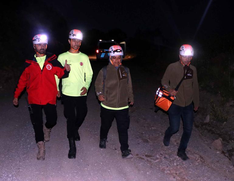 Kayseride gezinti için çıktıkları dağda kaybolan 2 genç, 3 saatte bulundu