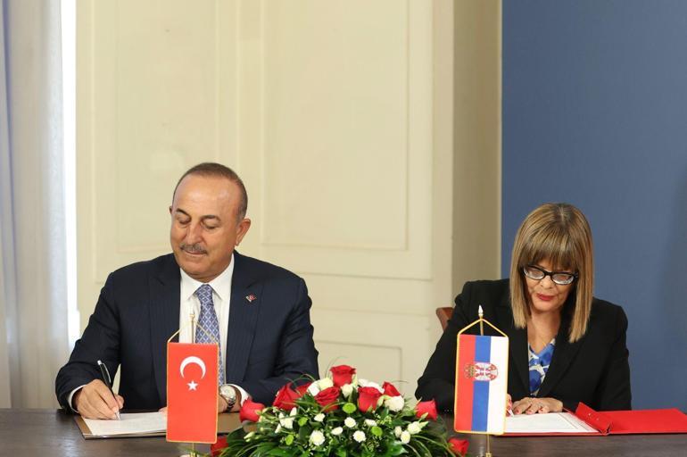 Çavuşoğlu: Sırbistan’la kimlikle seyahat düzenlemesi protokolü imzalanacak
