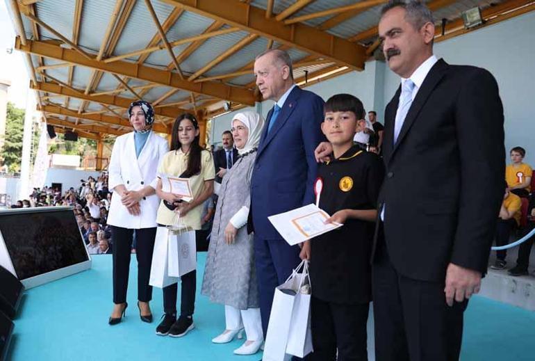 Erdoğan: Hazırladığımız tüm bütçelerde aslan payını daima eğitim öğretime tahsis ettik