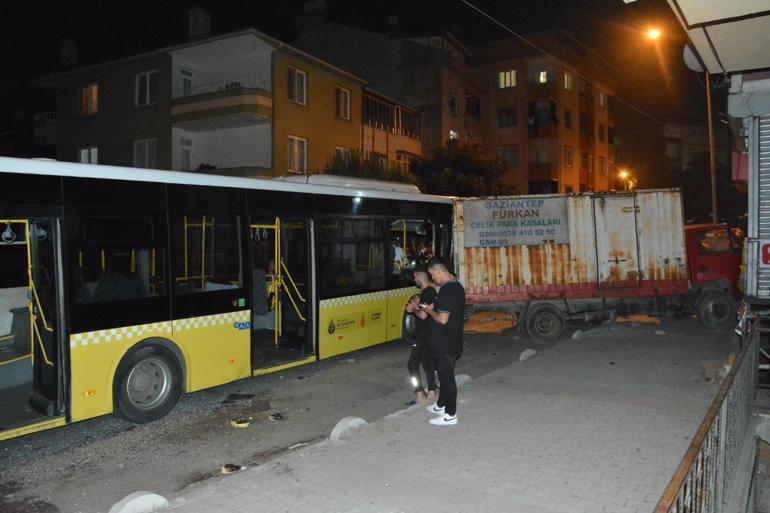 Eyüpsultanda İETT otobüsünü çaldı; sokağı birbirine kattı