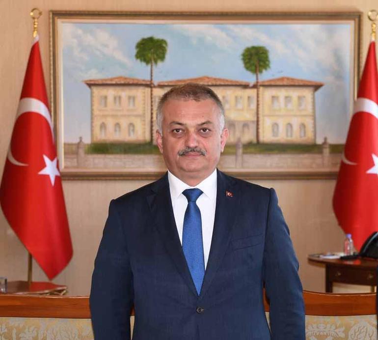 Valilik girişindeki kumru yuvasına, validen Sakın dokunmayın talimatı