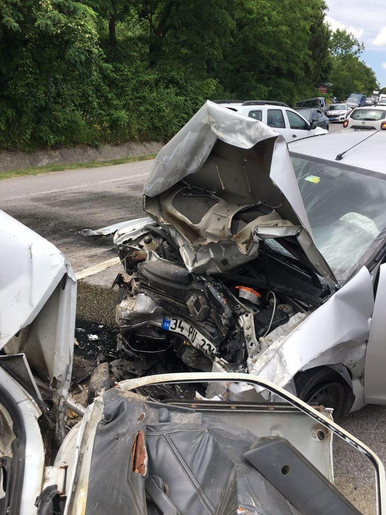 Kocaelide sınav dönüşü otomobiller çarpıştı: 4 yaralı