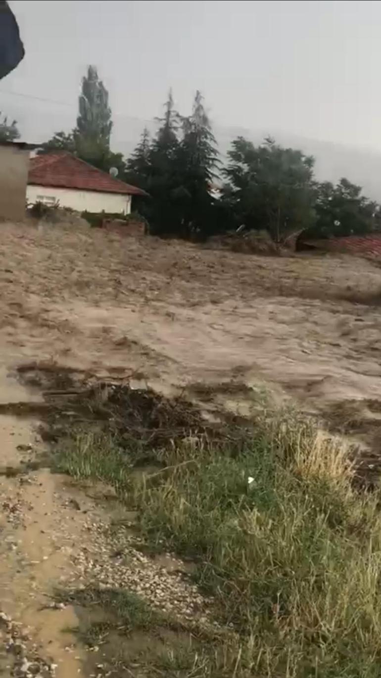 Kırıkkalede sağanak günlük yaşamı olumsuz etkiledi