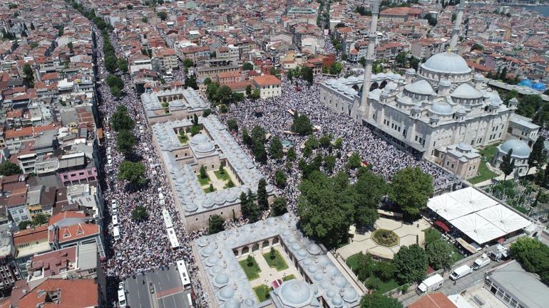 Cumhurbaşkanı Erdoğan Mahmut Ustaosmanoğlunun cenazesine katıldı