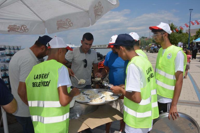AK Partili Turan, Geleneksel Lapseki Hayırına katıldı