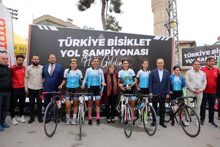 Türkiye Yol Şampiyonasında dereceye giren sporculara ödülleri verildi