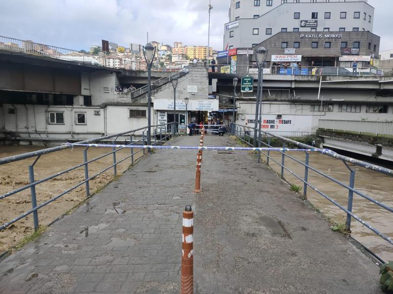 Zonguldak’ta dere taştı; caddeleri su bastı