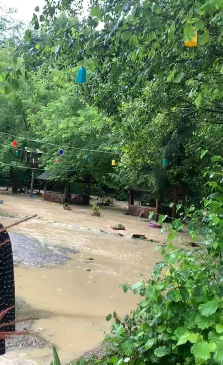 Zonguldak’ta dere taştı; caddeleri su bastı