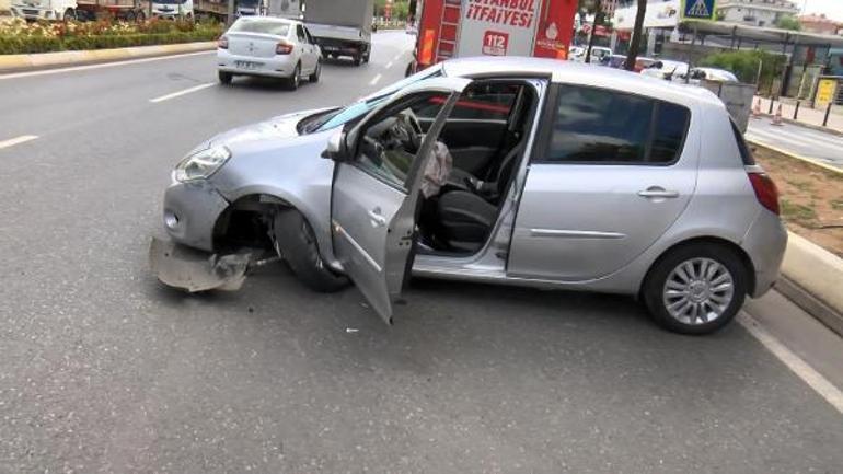 Ataşehir’de minibüs ile otomobilin karıştığı kaza kamerada