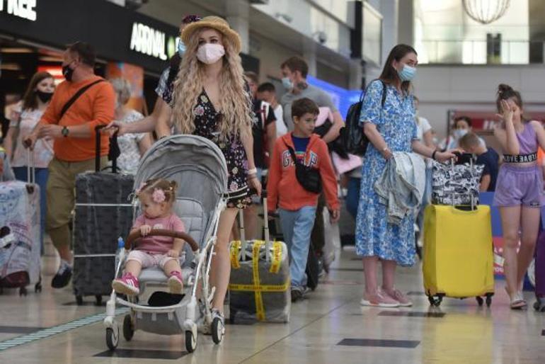 Antalyaya haziranda 1,8 milyon turist geldi