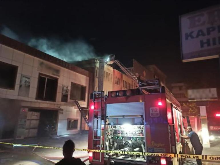 Ankara Altındağda bir parke dükkanında yangın çıktı