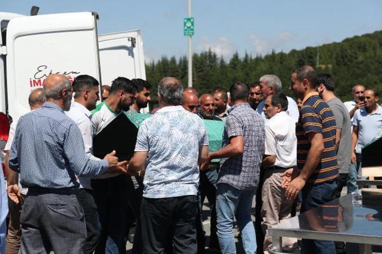 Esenyurttaki katliam, aynı aileden 4 kişi toprağa verildi