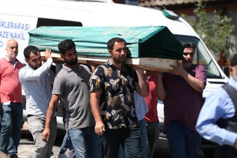 Esenyurttaki katliam, aynı aileden 4 kişi toprağa verildi