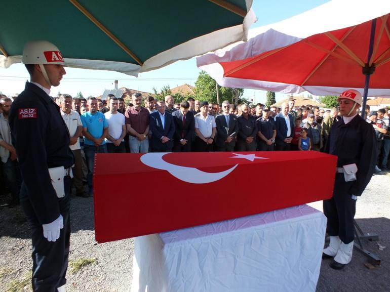 Otobüs kazasında yaşamını yitiren sözleşmeli er toprağa verildi