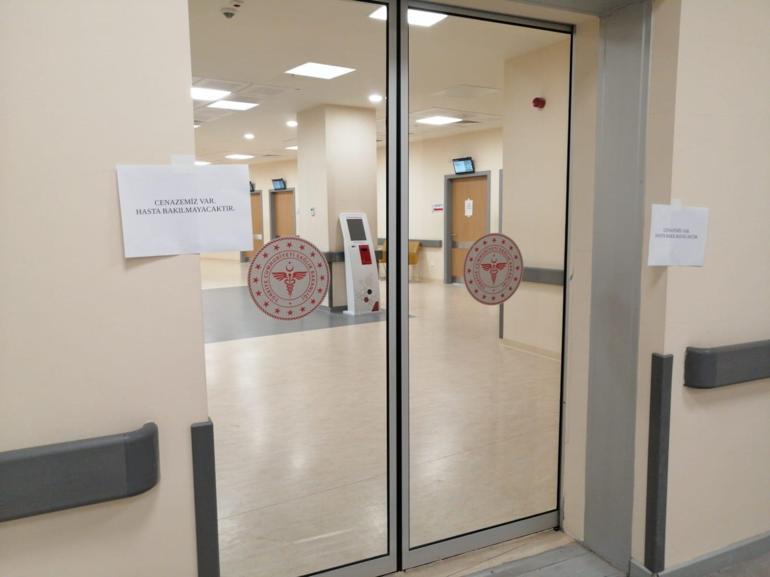 Doktorun öldürüldüğü kliniğin kapısına Cenazemiz var yazısı asıldı