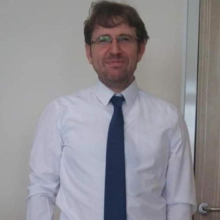 Öldürülen doktor için hastane önünde gıyabi cenaze namazı kılındı